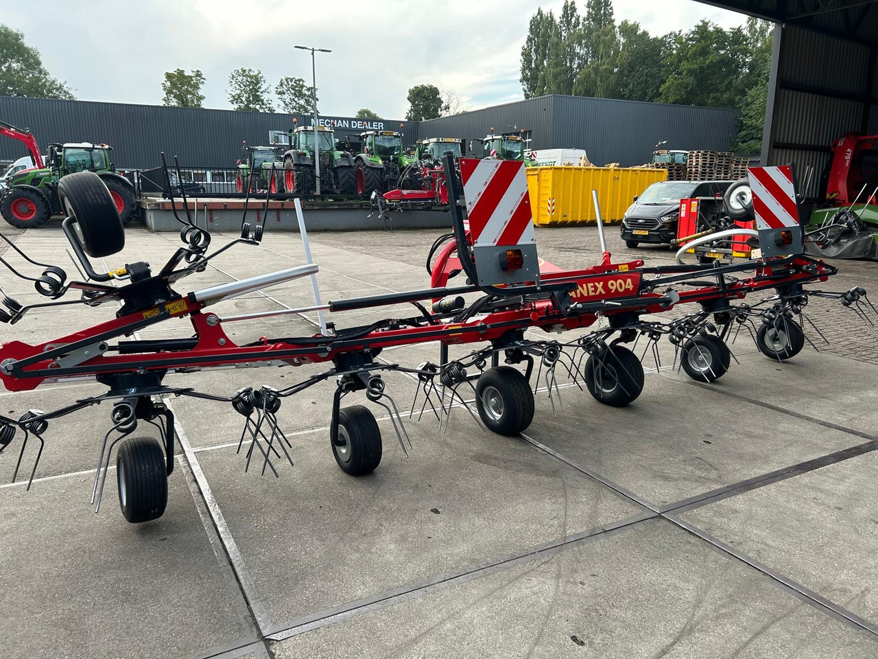 Vicon Fanex 904 - آلة تيبيس العشب/ آلة جمع العشب: صورة 1 Vicon Fanex 904 - آلة تيبيس العشب/ آلة جمع العشب: صورة 1