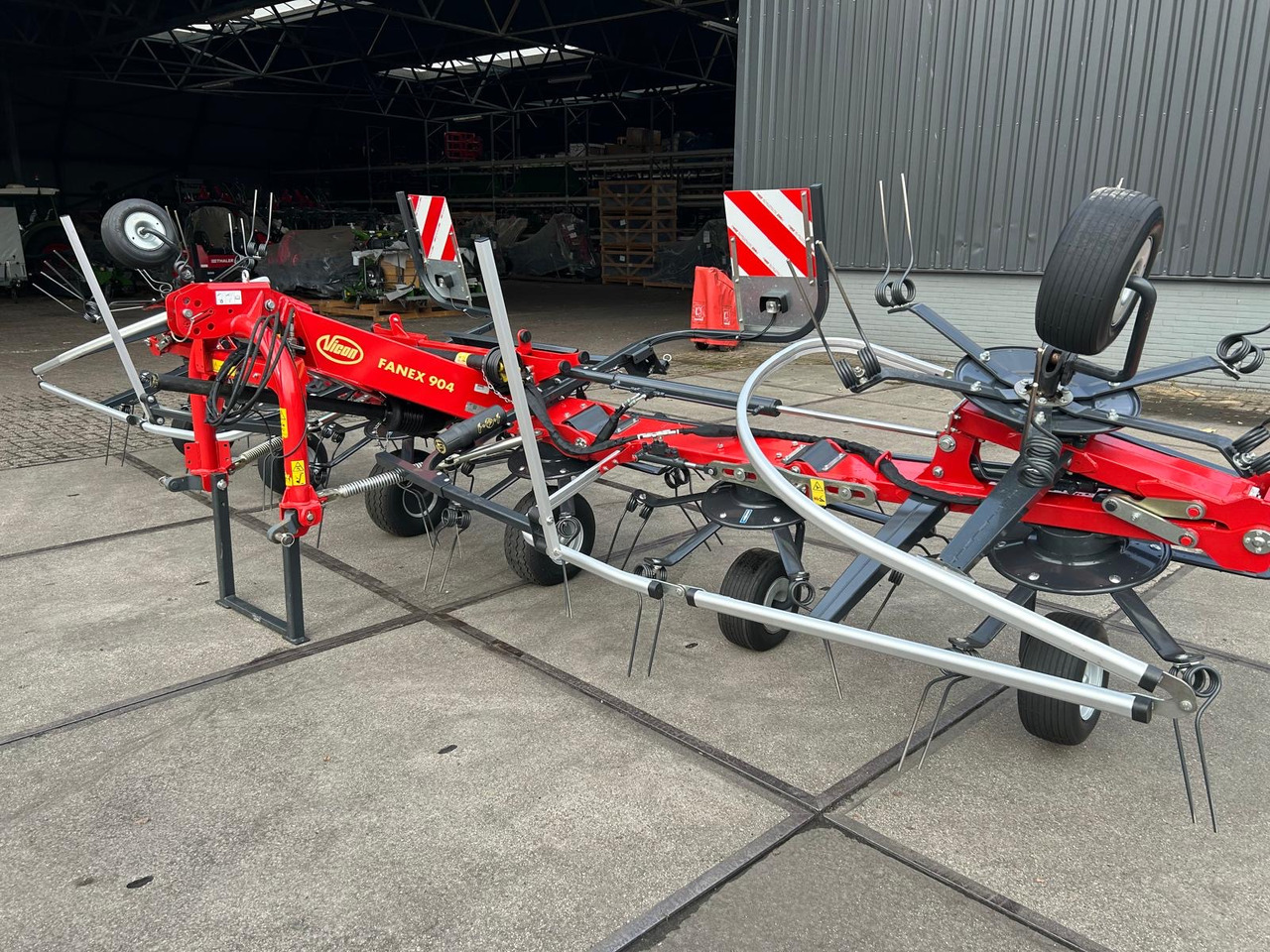 Vicon Fanex 904 - آلة تيبيس العشب/ آلة جمع العشب: صورة 2 Vicon Fanex 904 - آلة تيبيس العشب/ آلة جمع العشب: صورة 2