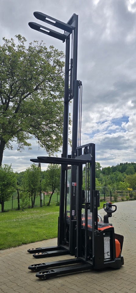 Toyota SPE 160L 6000mm initial lift wstępne podnoszenie triplex - آلة التكديس: صورة 4 Toyota SPE 160L 6000mm initial lift wstępne podnoszenie triplex - آلة التكديس: صورة 4