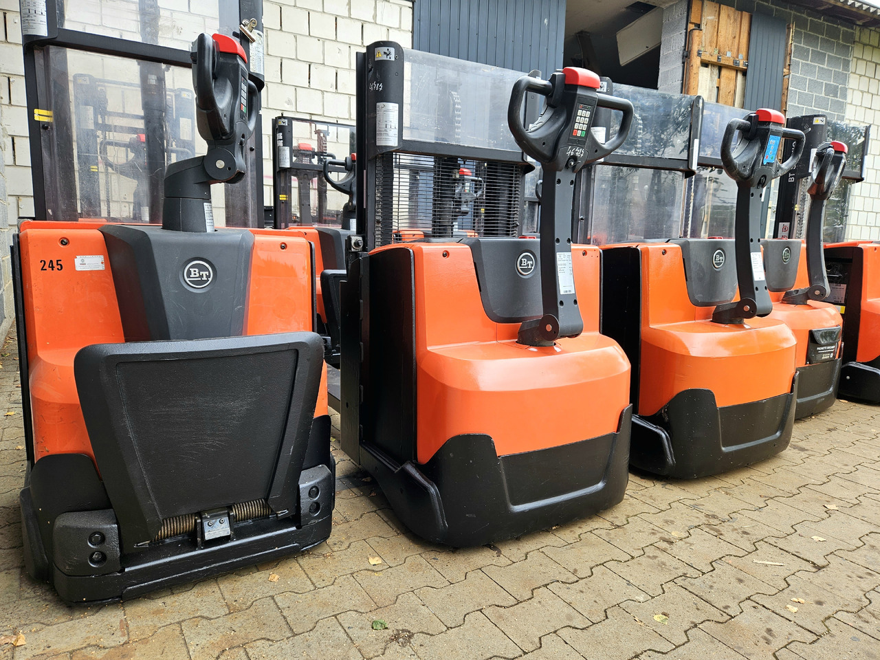 Toyota SWE 200D - آلة التكديس: صورة 3 Toyota SWE 200D - آلة التكديس: صورة 3