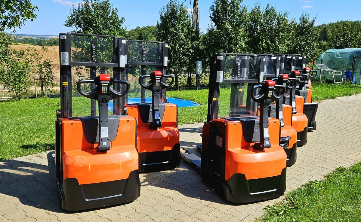 Toyota SWE 200D - آلة التكديس: صورة 2 Toyota SWE 200D - آلة التكديس: صورة 2