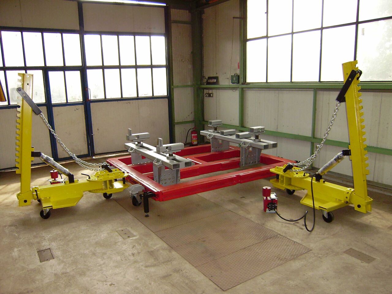 Frame for Truck Cabin Repair / Rahmen für die Reparatur von Lkw-Fahrerhäusern / Rám pro opravu kabin nákladních vozidel / Cadru pentru repararea cabinelor camioanelor - معدات الورش: صورة 3 Frame for Truck Cabin Repair / Rahmen für die Reparatur von Lkw-Fahrerhäusern / Rám pro opravu kabin nákladních vozidel / Cadru pentru repararea cabinelor camioanelor - معدات الورش: صورة 3