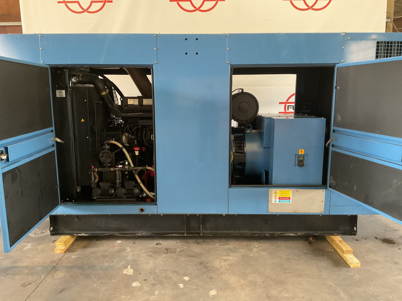 Volvo 500KVA, Generatorset. Like brand new. 98 Running hours since new! - مجموعة المولدات: صورة 1 Volvo 500KVA, Generatorset. Like brand new. 98 Running hours since new! - مجموعة المولدات: صورة 1