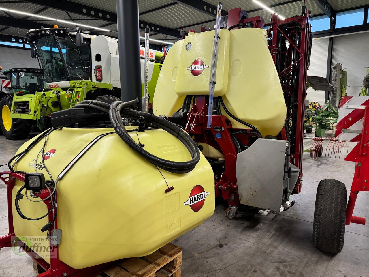 Hardi Mega 12 1200 Smart ISOBUS - بخاخ مقطورة: صورة 1 Hardi Mega 12 1200 Smart ISOBUS - بخاخ مقطورة: صورة 1