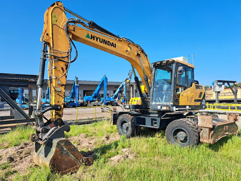 Hyundai HW140 - حفارة دولاب: صورة 1 Hyundai HW140 - حفارة دولاب: صورة 1