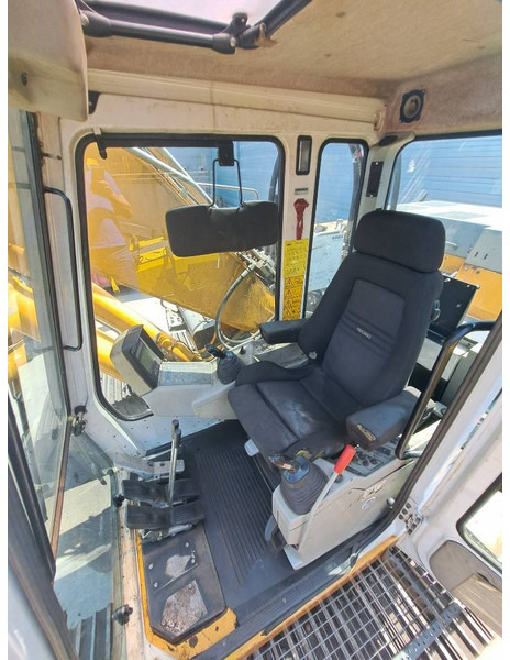 حفار زحاف Liebherr R924B HDSL: صورة 8