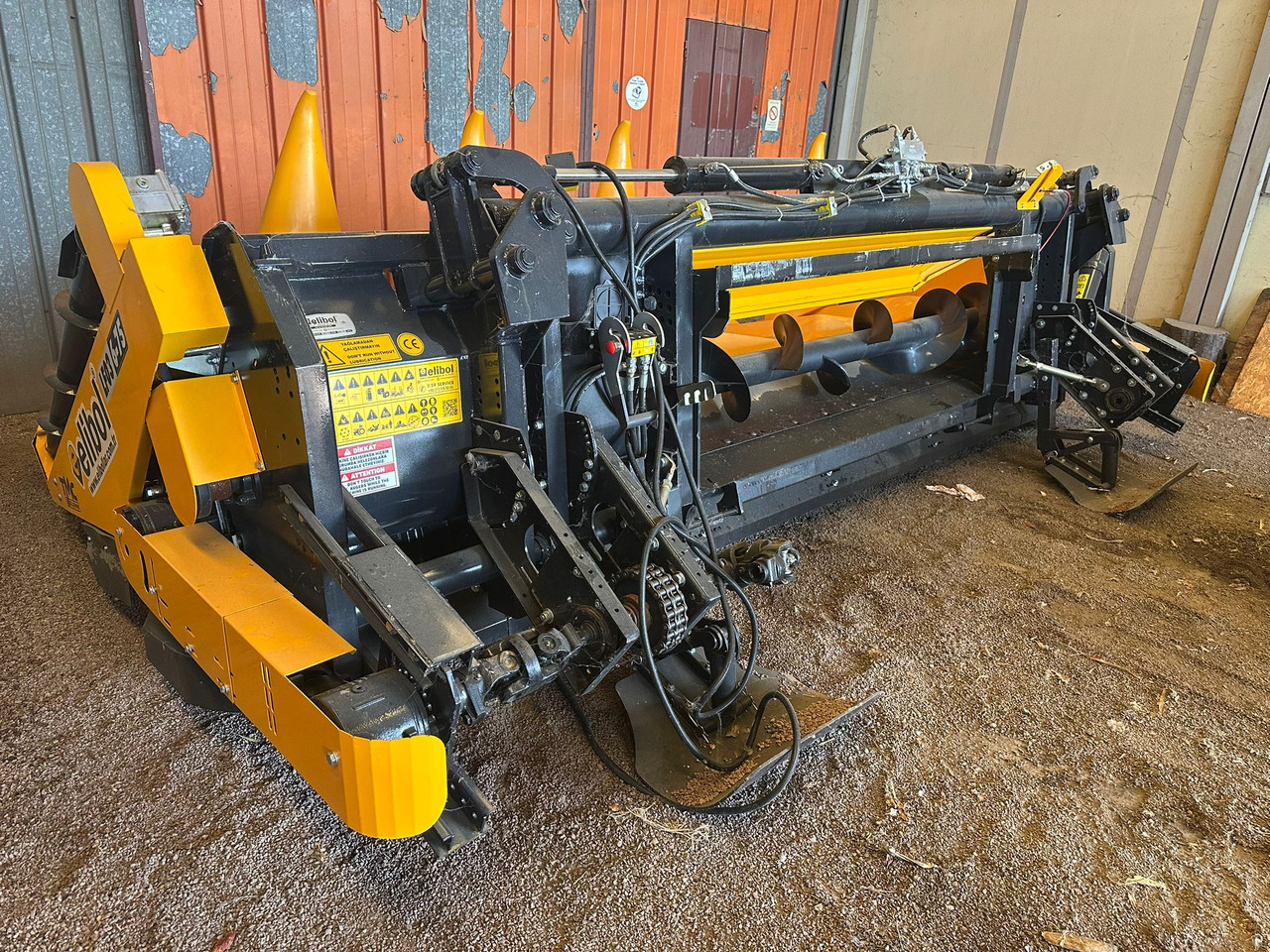 ELİBOL LF03 / 6-75 6 ROWS FOLDABLE CORN HEADER - حصادة الذرة: صورة 5 ELİBOL LF03 / 6-75 6 ROWS FOLDABLE CORN HEADER - حصادة الذرة: صورة 5