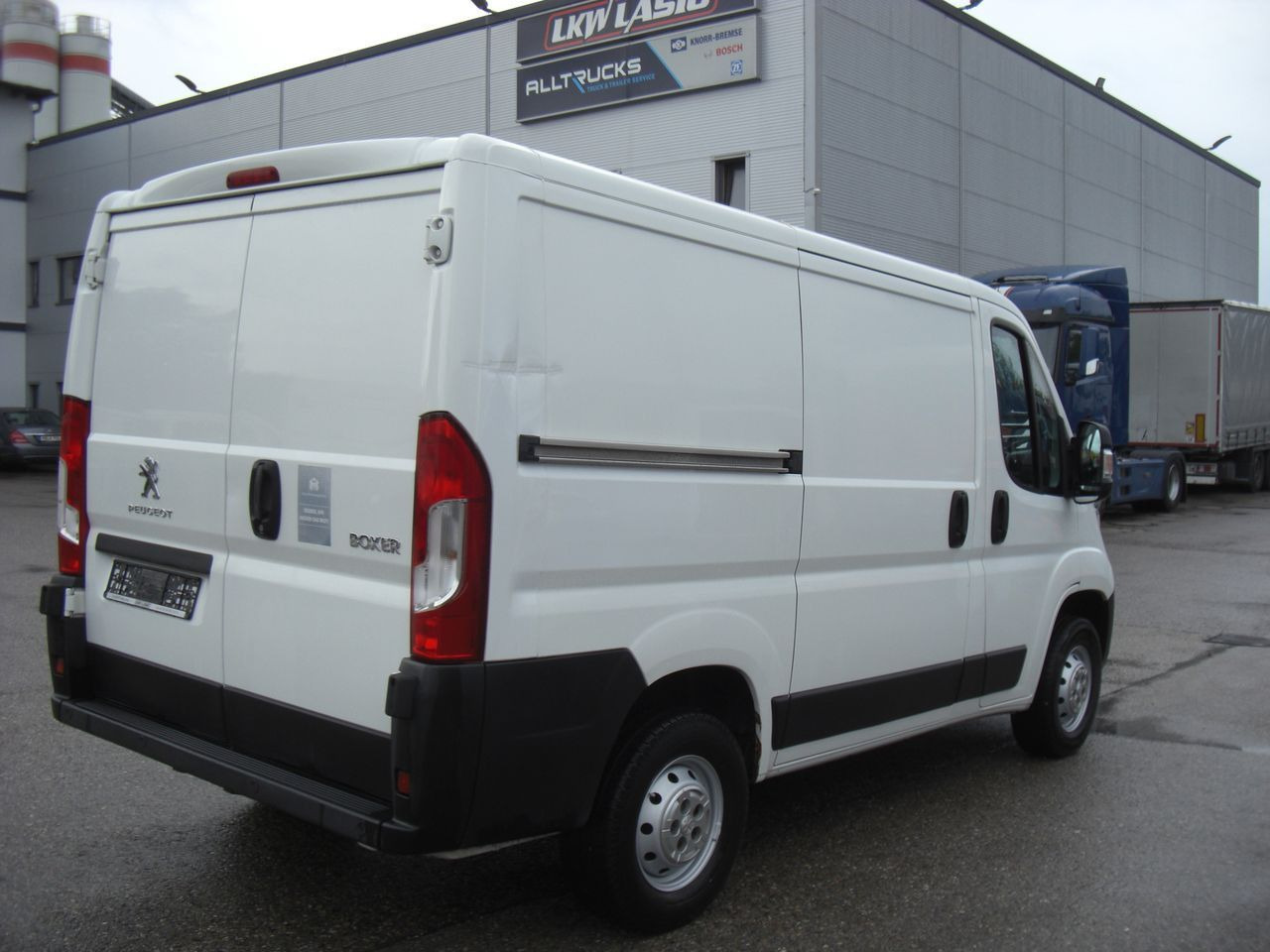 Peugeot BOXER 2,0 KURZ/NIEDRIG - فان المدمجة: صورة 3 Peugeot BOXER 2,0 KURZ/NIEDRIG - فان المدمجة: صورة 3