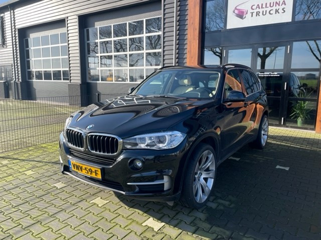 BMW X5 XDRIVE 30d - سيارة دفع رباعي: صورة 2 BMW X5 XDRIVE 30d - سيارة دفع رباعي: صورة 2