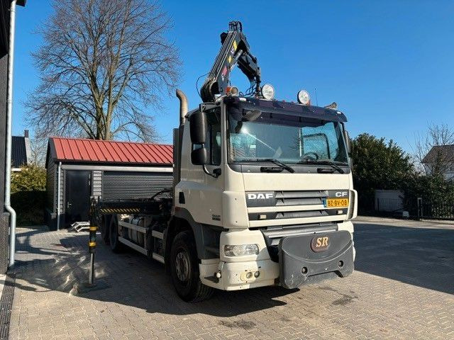 DAF FAS CF85.360 mit VDL Haak + HIAB 122 Kran - شاحنة ذات خطاف, شاحنة كرين: صورة 2 DAF FAS CF85.360 mit VDL Haak + HIAB 122 Kran - شاحنة ذات خطاف, شاحنة كرين: صورة 2