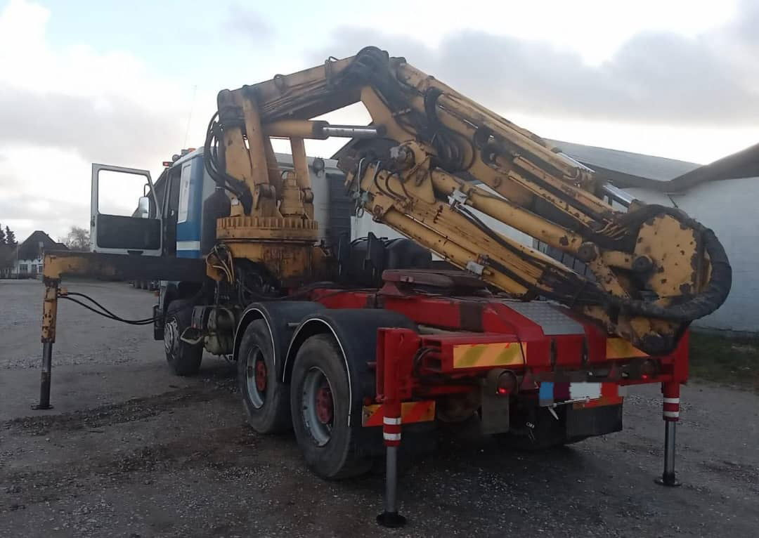 Scania R143-450 V8 Tractor unit with crane - وحدة جر: صورة 4 Scania R143-450 V8 Tractor unit with crane - وحدة جر: صورة 4
