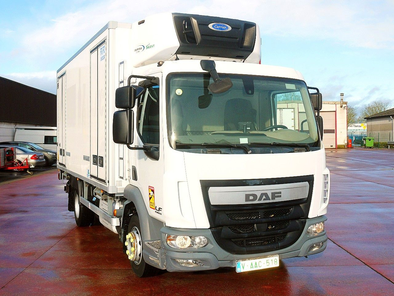 DAF LF 180 .10 KUHLKOFFER CARRIER SUPRA 750MT AIRCO - شاحنة الفريزر: صورة 1 DAF LF 180 .10 KUHLKOFFER CARRIER SUPRA 750MT AIRCO - شاحنة الفريزر: صورة 1