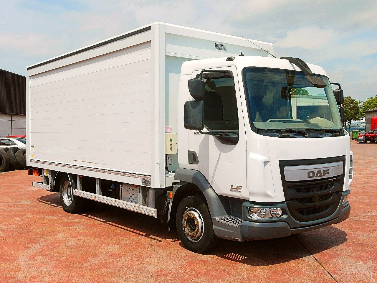 DAF LF 180 12 GETRANKENWAGEN LBW LUFT - شاحنة المشروبات: صورة 2 DAF LF 180 12 GETRANKENWAGEN LBW LUFT - شاحنة المشروبات: صورة 2