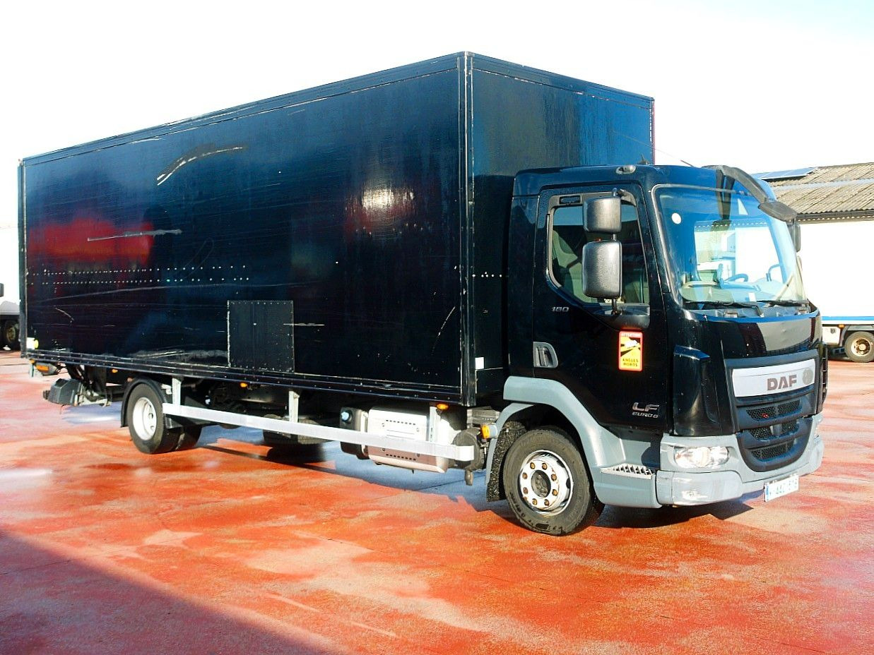 DAF LF 180 12 MEUBEL KOFFER LBW LUFT FEDERUNG AIRCO - شاحنة مقفلة: صورة 2 DAF LF 180 12 MEUBEL KOFFER LBW LUFT FEDERUNG AIRCO - شاحنة مقفلة: صورة 2