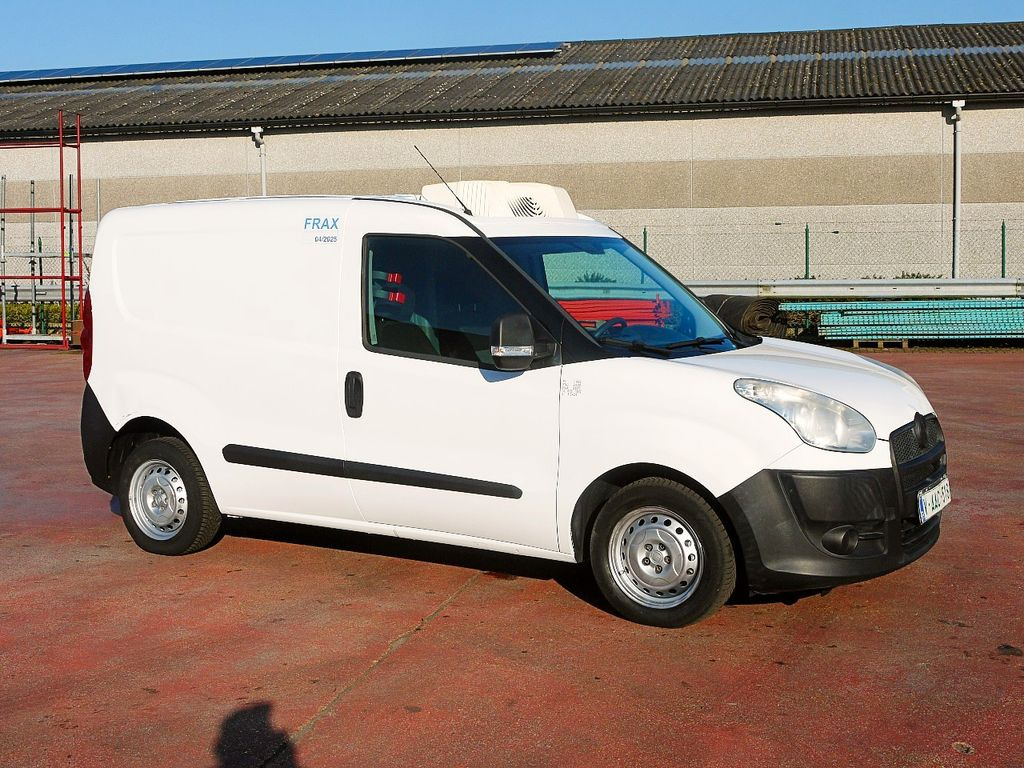 Fiat DOBLO 1.3 KUHLKASTENWAGEN RELEC FROID TR10 -20c - شاحنة مُبرّدة للتوصيل: صورة 2 Fiat DOBLO 1.3 KUHLKASTENWAGEN RELEC FROID TR10 -20c - شاحنة مُبرّدة للتوصيل: صورة 2