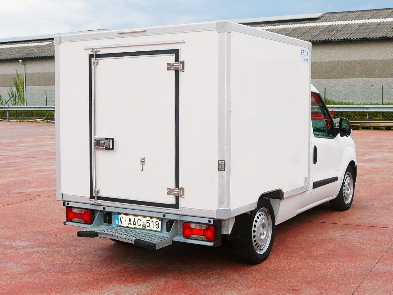 Fiat DOBLO 1.3 KUHLKOFFER RELEC FROID TR 22 -20C - شاحنة مُبرّدة للتوصيل: صورة 5 Fiat DOBLO 1.3 KUHLKOFFER RELEC FROID TR 22 -20C - شاحنة مُبرّدة للتوصيل: صورة 5