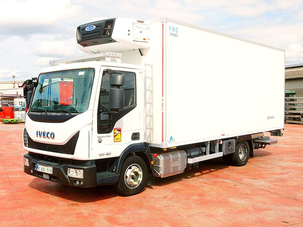 Iveco 100E19 KUHLKOFFER CARRIER SUPRA 550 luft fed A/C - شاحنة الفريزر: صورة 4 Iveco 100E19 KUHLKOFFER CARRIER SUPRA 550 luft fed A/C - شاحنة الفريزر: صورة 4