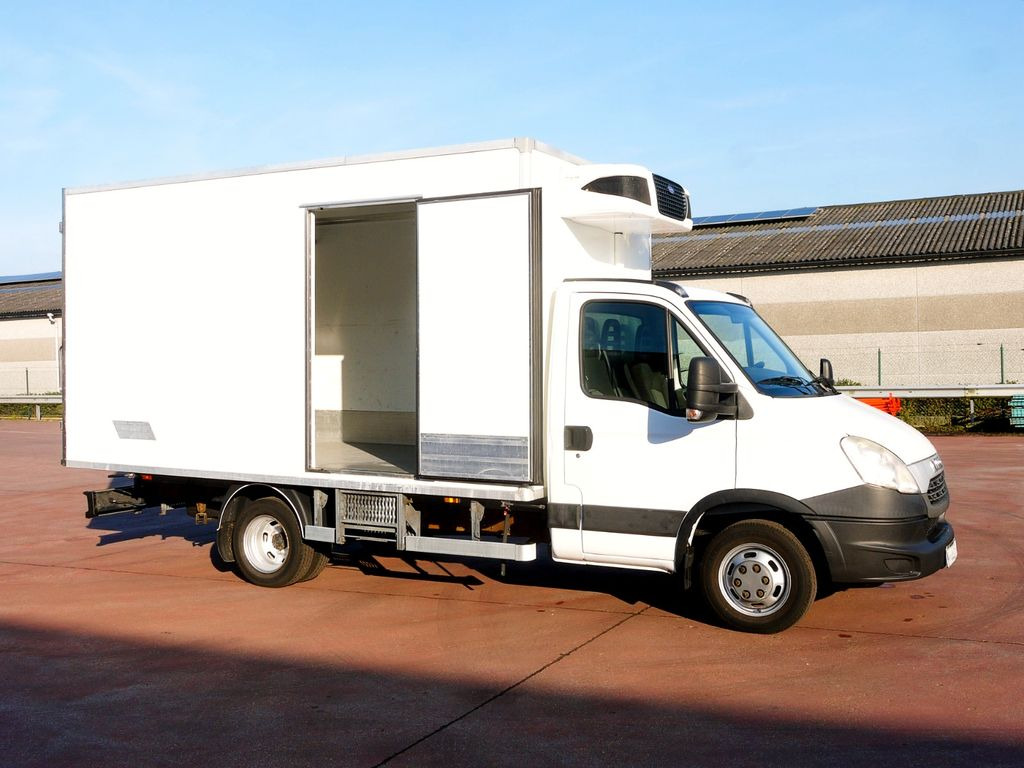 Iveco 35C13 DAILY KUHLKOFFER 4.4m CARIER PULSOR 600 MT - شاحنة مُبرّدة للتوصيل: صورة 4 Iveco 35C13 DAILY KUHLKOFFER 4.4m CARIER PULSOR 600 MT - شاحنة مُبرّدة للتوصيل: صورة 4