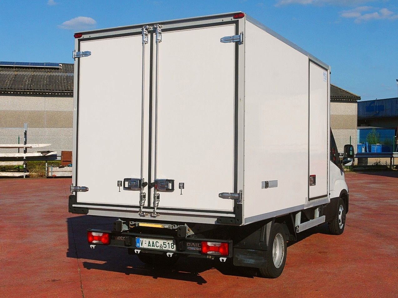 Iveco 35C14 DAILY KUHLKOFER CARRIER XARIOS 350 -20 A/C - شاحنة مُبرّدة للتوصيل: صورة 5 Iveco 35C14 DAILY KUHLKOFER CARRIER XARIOS 350 -20 A/C - شاحنة مُبرّدة للتوصيل: صورة 5