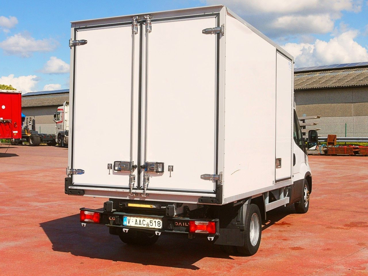 شاحنة مُبرّدة للتوصيل Iveco 35C14 KUHLKOFFER CARRIER XARIOS 350 -20C: صورة 6