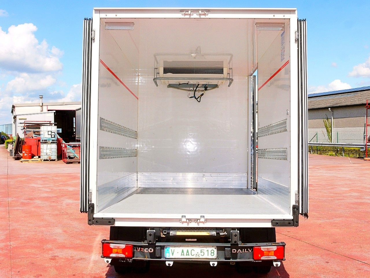 شاحنة مُبرّدة للتوصيل Iveco 35C14 KUHLKOFFER CARRIER XARIOS 350 -20C: صورة 9