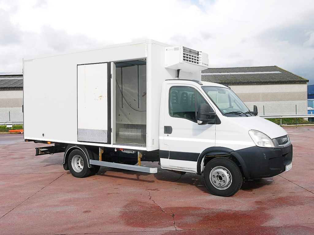 Iveco 60C15 65 70 DAILY KUHLKOFFER THERMOKING V500 A/C - شاحنة مُبرّدة للتوصيل: صورة 3 Iveco 60C15 65 70 DAILY KUHLKOFFER THERMOKING V500 A/C - شاحنة مُبرّدة للتوصيل: صورة 3