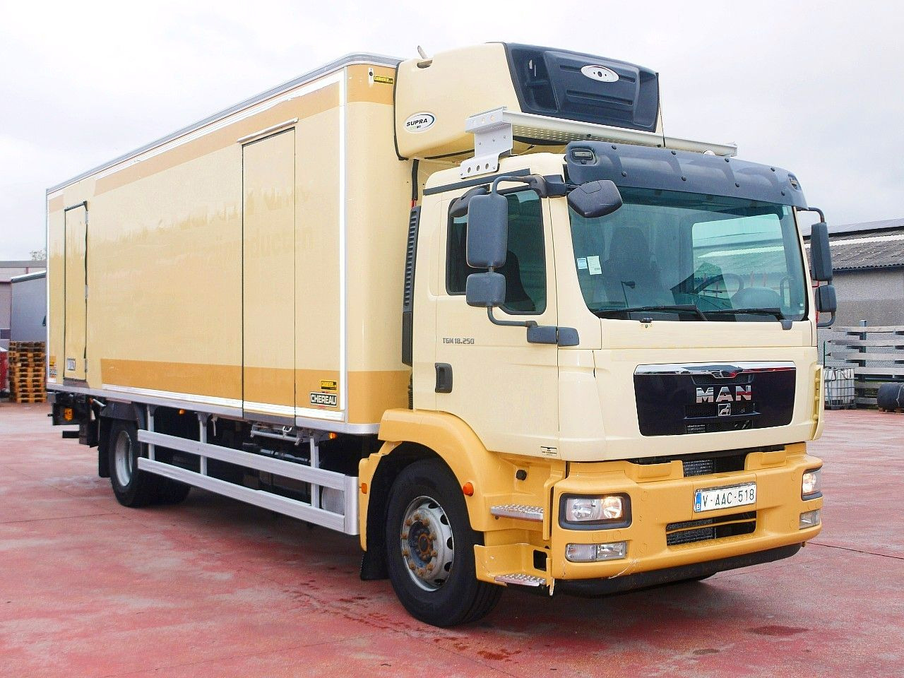 MAN TGM 18 250 CHEREAU CARRIER SUPR 1250 MULTi - شاحنة الفريزر: صورة 2 MAN TGM 18 250 CHEREAU CARRIER SUPR 1250 MULTi - شاحنة الفريزر: صورة 2