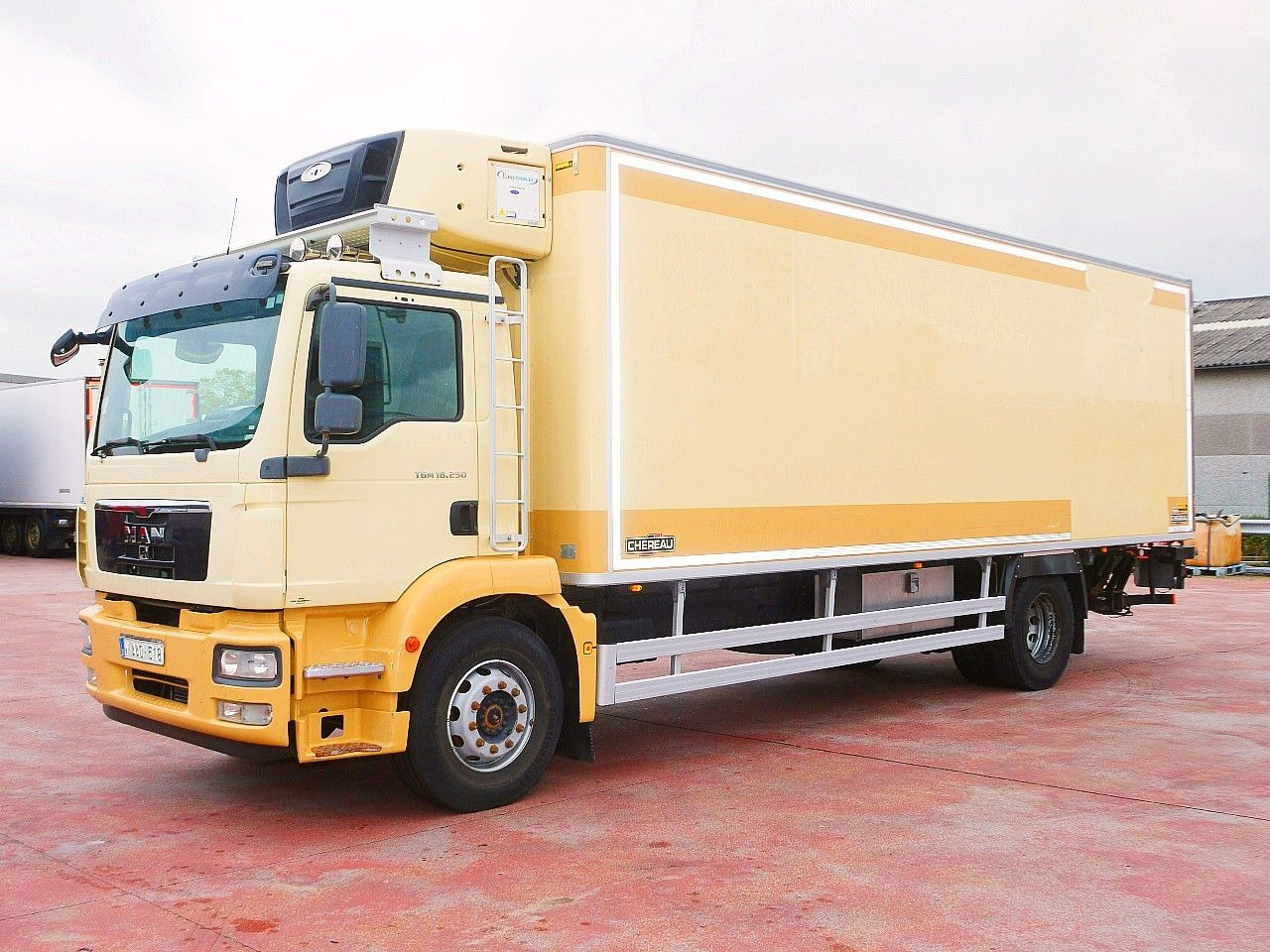 MAN TGM 18 250 CHEREAU CARRIER SUPR 1250 MULTi - شاحنة الفريزر: صورة 4 MAN TGM 18 250 CHEREAU CARRIER SUPR 1250 MULTi - شاحنة الفريزر: صورة 4