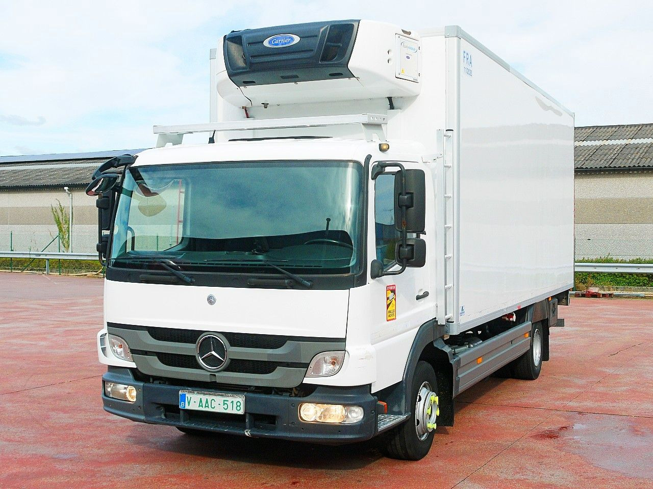 Mercedes-Benz 1018 ATEGO KUHLKOFFER CARRIER SUPRA 550 LBW - شاحنة الفريزر: صورة 5 Mercedes-Benz 1018 ATEGO KUHLKOFFER CARRIER SUPRA 550 LBW - شاحنة الفريزر: صورة 5