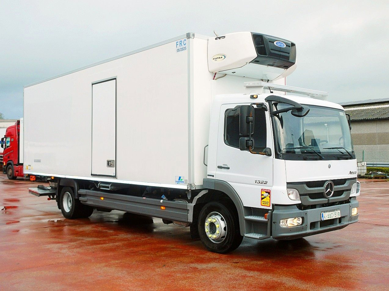 Mercedes-Benz 1322 ATEGO KUHLKOFFER CARRIER SUPRA 850 A/C LUFT - شاحنة الفريزر: صورة 2 Mercedes-Benz 1322 ATEGO KUHLKOFFER CARRIER SUPRA 850 A/C LUFT - شاحنة الفريزر: صورة 2