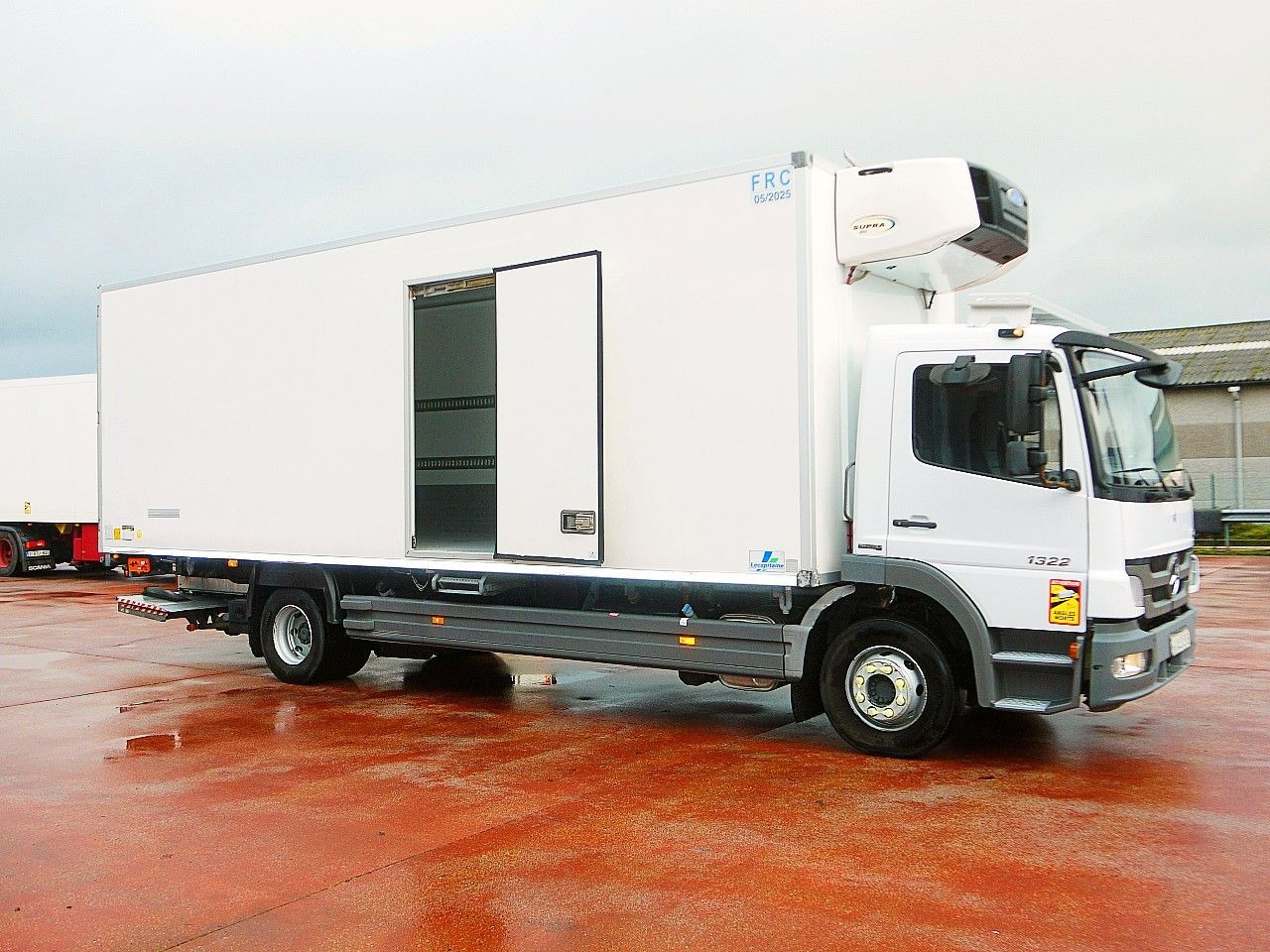 Mercedes-Benz 1322 ATEGO KUHLKOFFER CARRIER SUPRA 850 A/C LUFT - شاحنة الفريزر: صورة 3 Mercedes-Benz 1322 ATEGO KUHLKOFFER CARRIER SUPRA 850 A/C LUFT - شاحنة الفريزر: صورة 3