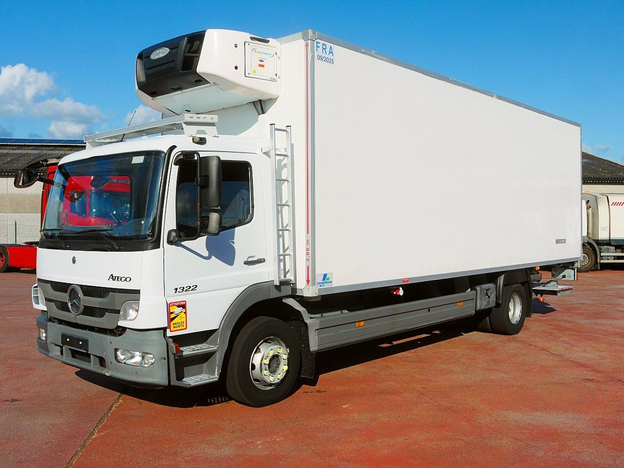 Mercedes-Benz 1322 ATEGO KUHLKOFFER CARRIER SUPRA 850 LBW A/C - شاحنة الفريزر: صورة 4 Mercedes-Benz 1322 ATEGO KUHLKOFFER CARRIER SUPRA 850 LBW A/C - شاحنة الفريزر: صورة 4