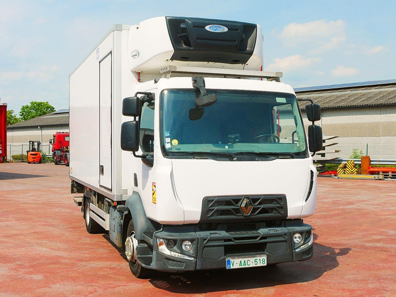 Renault D 10 210 KUHLKOFFER CARRIER SUPRA 1150 MT TOP - شاحنة الفريزر: صورة 1 Renault D 10 210 KUHLKOFFER CARRIER SUPRA 1150 MT TOP - شاحنة الفريزر: صورة 1