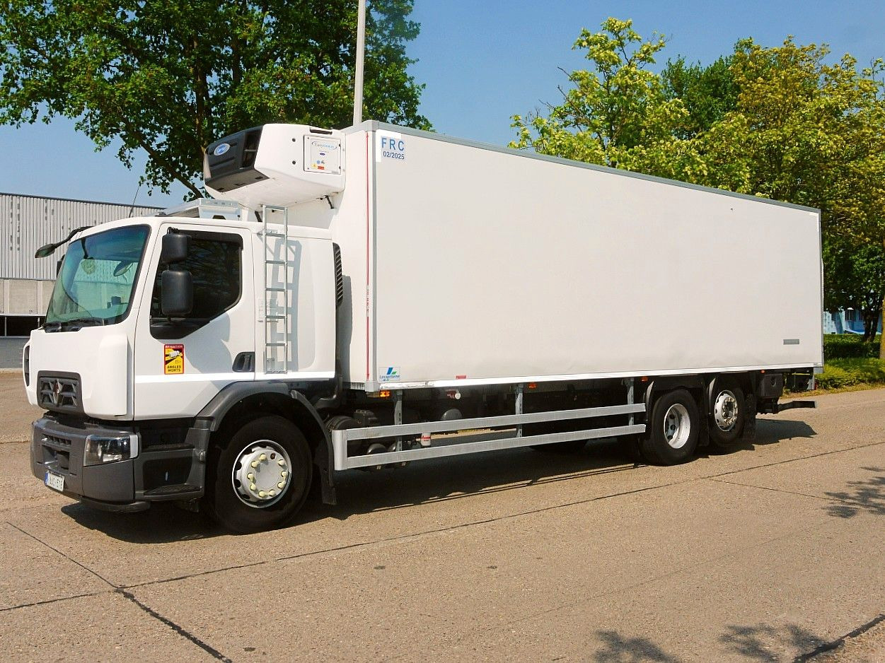 Renault D 26.320 6x2 KUHLKOFFER CARRIER SUPRA 850 XL CAB - شاحنة الفريزر: صورة 3 Renault D 26.320 6x2 KUHLKOFFER CARRIER SUPRA 850 XL CAB - شاحنة الفريزر: صورة 3