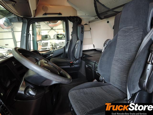 وحدة جر Mercedes-Benz Actros 1851 LS: صورة 6