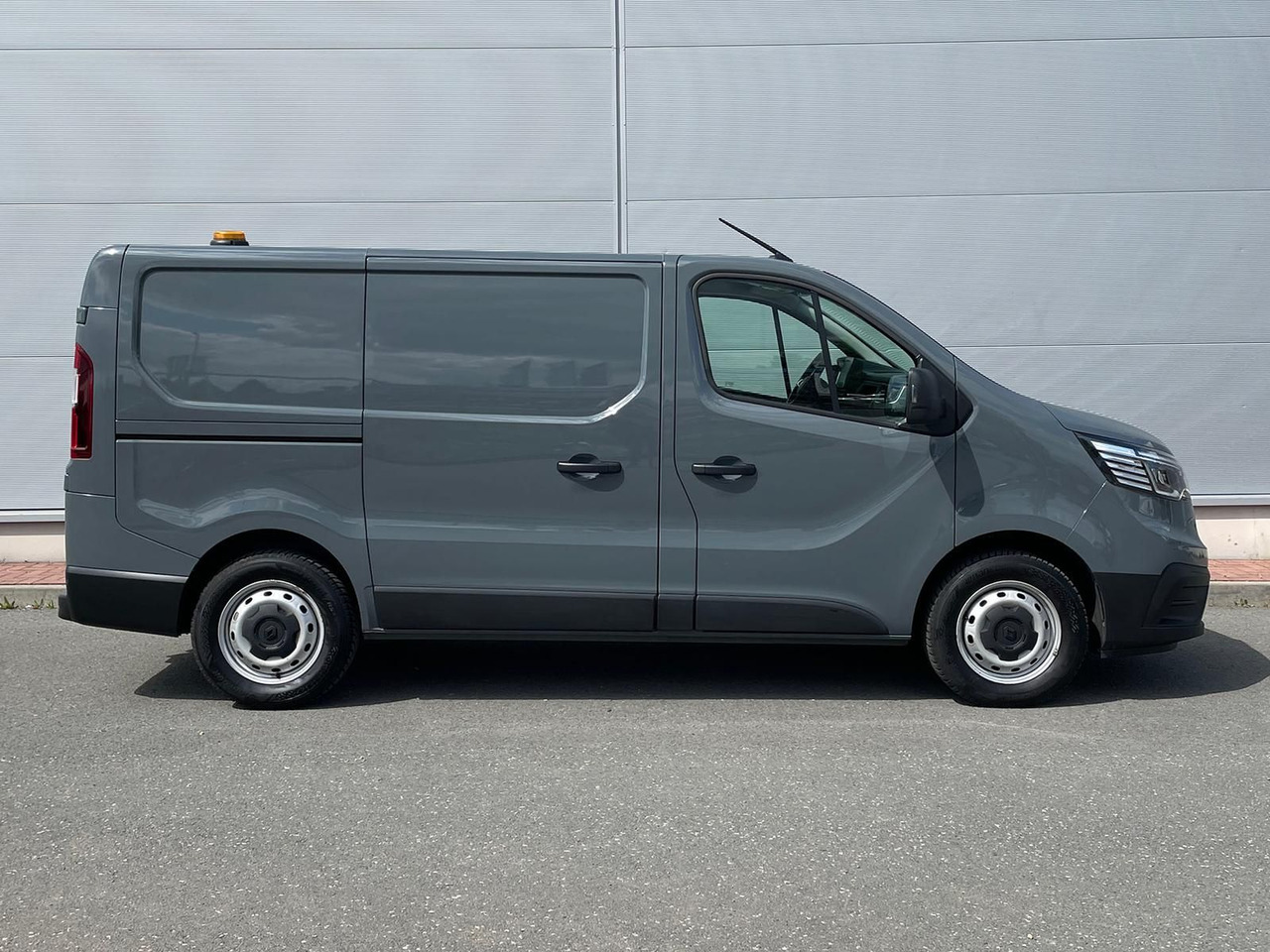 Renault Trafic Kasten RED EDITION L1H1 AHK LED DAB MFL - ميكروباص: صورة 5 Renault Trafic Kasten RED EDITION L1H1 AHK LED DAB MFL - ميكروباص: صورة 5