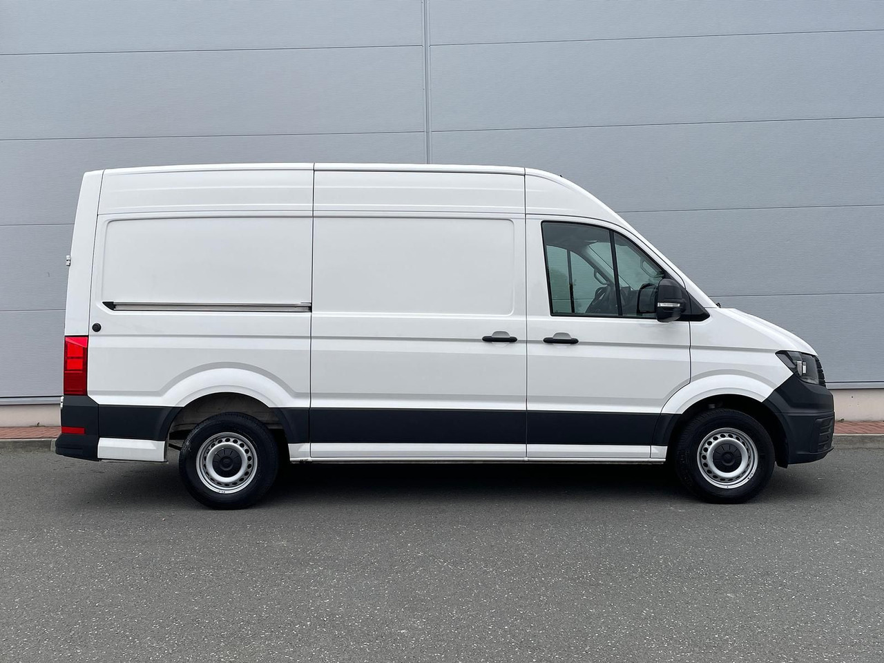 Volkswagen Crafter Kasten 35 L3H3 Autom. NAVI DAB PDC TEMP - فان: صورة 5 Volkswagen Crafter Kasten 35 L3H3 Autom. NAVI DAB PDC TEMP - فان: صورة 5