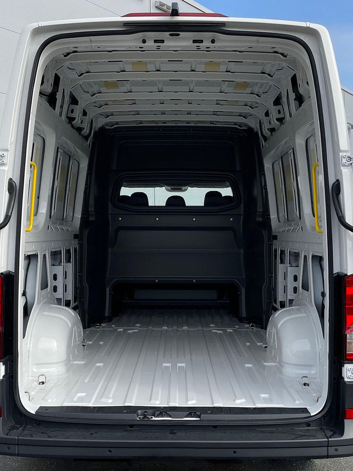 Volkswagen Crafter MIXTO 35 L3H3 Autom NAV SITZH ACC 5SITZE - ميكروباص: صورة 4 Volkswagen Crafter MIXTO 35 L3H3 Autom NAV SITZH ACC 5SITZE - ميكروباص: صورة 4