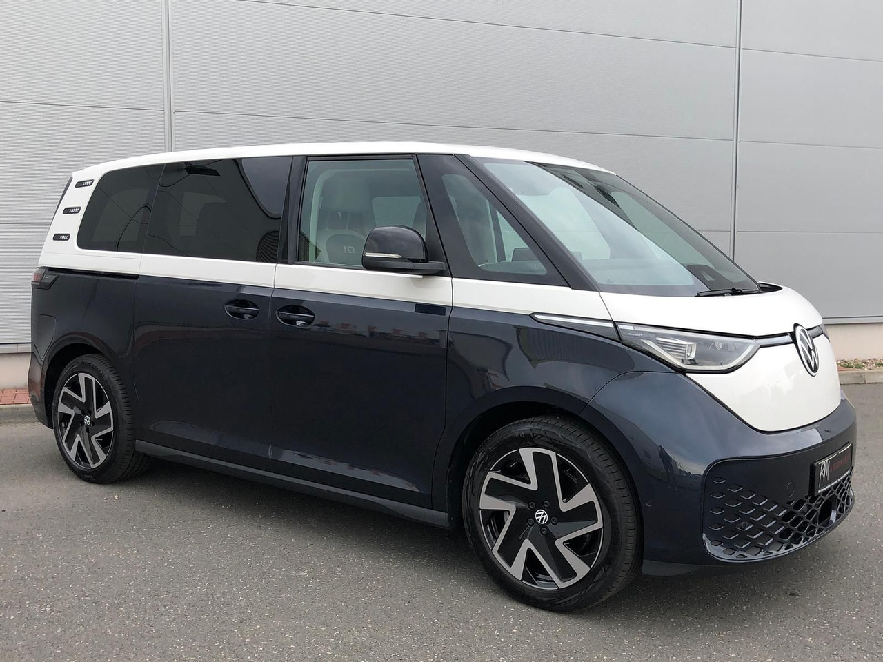 Volkswagen ID. Buzz 150 kW Pro AHK ACC MATRIX LED KEYLESS - حافلة صغيرة, حافلة كهربائية: صورة 2 Volkswagen ID. Buzz 150 kW Pro AHK ACC MATRIX LED KEYLESS - حافلة صغيرة, حافلة كهربائية: صورة 2