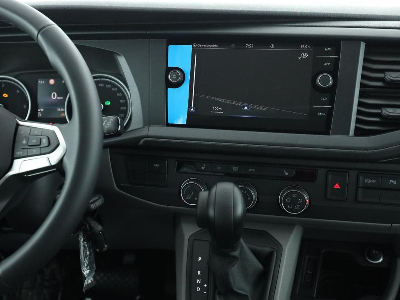 Volkswagen T6.1 Transporter Kombi KR Autom. LED TEMP SITZHZ - حافلة صغيرة, ميكروباص: صورة 5 Volkswagen T6.1 Transporter Kombi KR Autom. LED TEMP SITZHZ - حافلة صغيرة, ميكروباص: صورة 5