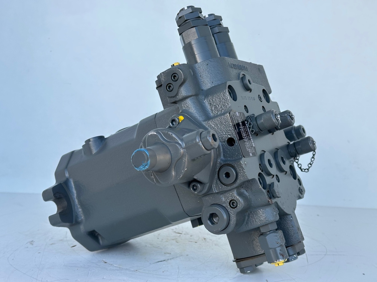 LIEBHERR - LINDE Original Hydromotor Typ:HMF75-02 2560 G 03 mit ID-Nr.10007106. A914 B-LI, A914 LI, A924 B-LI, A924 LI, MG15, MBG12, MG20, MFG10, BG12H #HYX293G00103# - محرك هيدروليكي - حفارة دولاب: صورة 4 LIEBHERR - LINDE Original Hydromotor Typ:HMF75-02 2560 G 03 mit ID-Nr.10007106. A914 B-LI, A914 LI, A924 B-LI, A924 LI, MG15, MBG12, MG20, MFG10, BG12H #HYX293G00103# - محرك هيدروليكي - حفارة دولاب: صورة 4