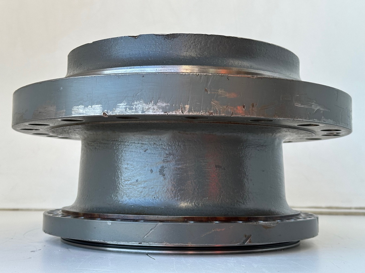 Liebherr Abtriebswellengehäuse ID-Nr.90208566 inkl. beiden Kegelrollenlager ID-Nr.10030908 - ID-Nr.761001903. LH40, LH50, R926, R928, R930. #90208566.137239# - محرك سوينغ - آلات البناء: صورة 5 Liebherr Abtriebswellengehäuse ID-Nr.90208566 inkl. beiden Kegelrollenlager ID-Nr.10030908 - ID-Nr.761001903. LH40, LH50, R926, R928, R930. #90208566.137239# - محرك سوينغ - آلات البناء: صورة 5