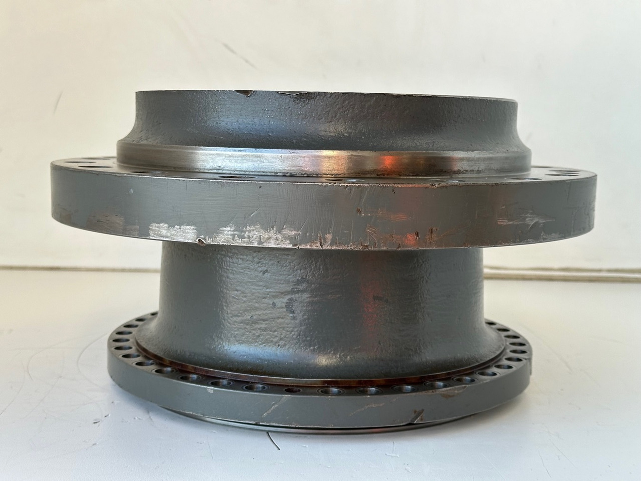 Liebherr Abtriebswellengehäuse ID-Nr.90208566 inkl. beiden Kegelrollenlager ID-Nr.10030908 - ID-Nr.761001903. LH40, LH50, R926, R928, R930. #90208566.137239# - محرك سوينغ - آلات البناء: صورة 4 Liebherr Abtriebswellengehäuse ID-Nr.90208566 inkl. beiden Kegelrollenlager ID-Nr.10030908 - ID-Nr.761001903. LH40, LH50, R926, R928, R930. #90208566.137239# - محرك سوينغ - آلات البناء: صورة 4