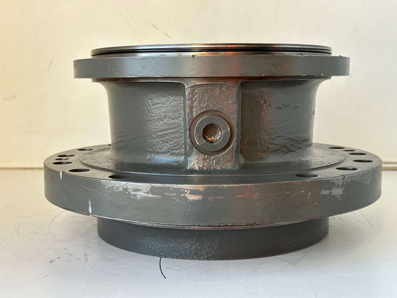 Liebherr Abtriebswellengehäuse ID-Nr.90208566 inkl. beiden Kegelrollenlager ID-Nr.10030908 - ID-Nr.761001903. LH40, LH50, R926, R928, R930. #90208566.137239# - محرك سوينغ - آلات البناء: صورة 1 Liebherr Abtriebswellengehäuse ID-Nr.90208566 inkl. beiden Kegelrollenlager ID-Nr.10030908 - ID-Nr.761001903. LH40, LH50, R926, R928, R930. #90208566.137239# - محرك سوينغ - آلات البناء: صورة 1