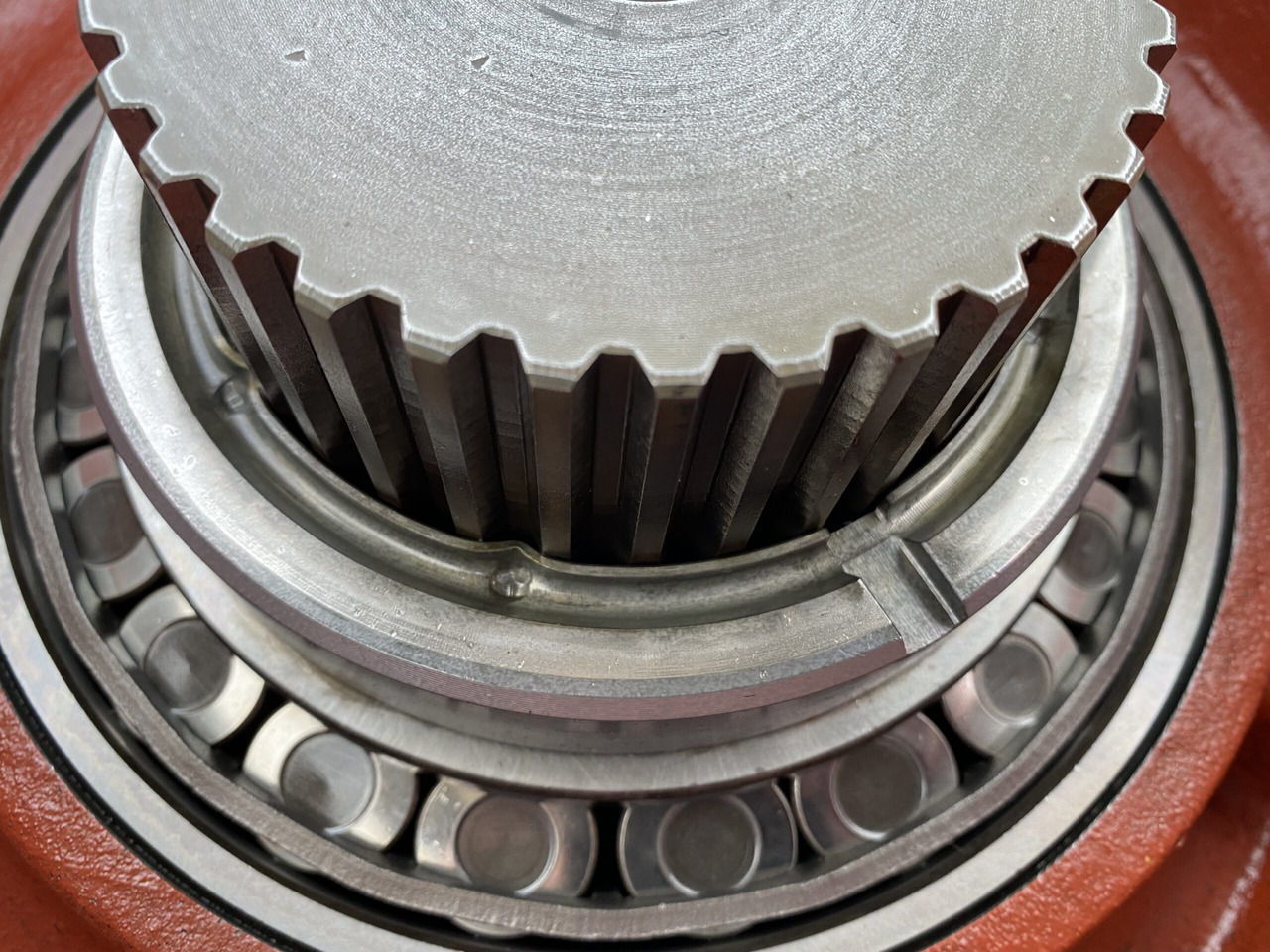 محرك سوينغ - آلات البناء Liebherr Abtriebswellengehäuse ID-Nr.9441707 mit Abtriebswelle ID-Nr.9441713.  SAT300/213 - SAT300/225 - SAT375/219.  A900 C-LI, A944 B-LI, E942,LOS942,LOS944,P942,P944,R942,R944, R944B.  #AB.1555#: صورة 10