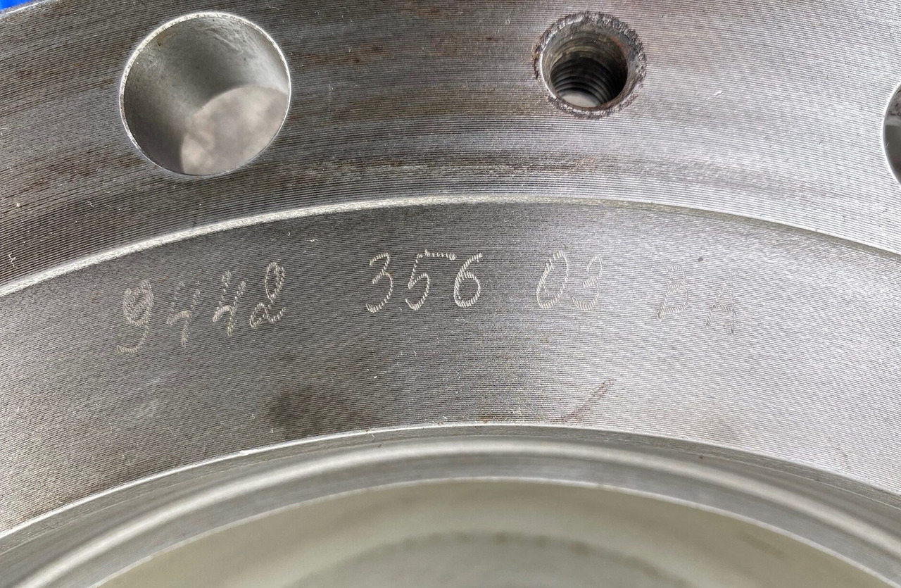 محرك سوينغ - حفار زحاف Liebherr Abtriebswellengehäuse ID-Nr.9442356 and Kegelrollenlager ID-Nr.746201501 - ID-Nr.746231101.: صورة 14