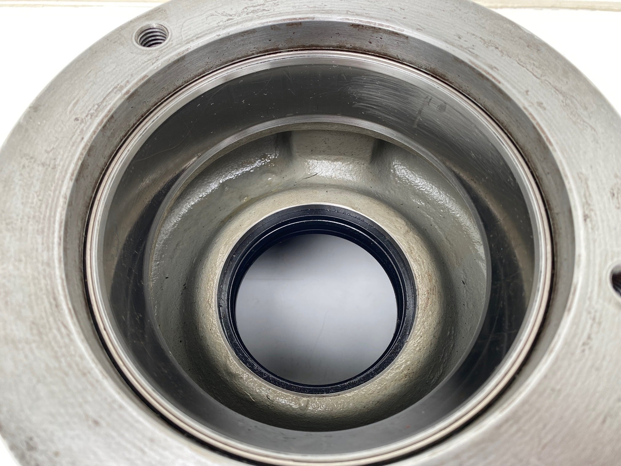 محرك سوينغ - حفار زحاف Liebherr Abtriebswellengehäuse ID-Nr.9442356 and Kegelrollenlager ID-Nr.746201501 - ID-Nr.746231101.: صورة 10