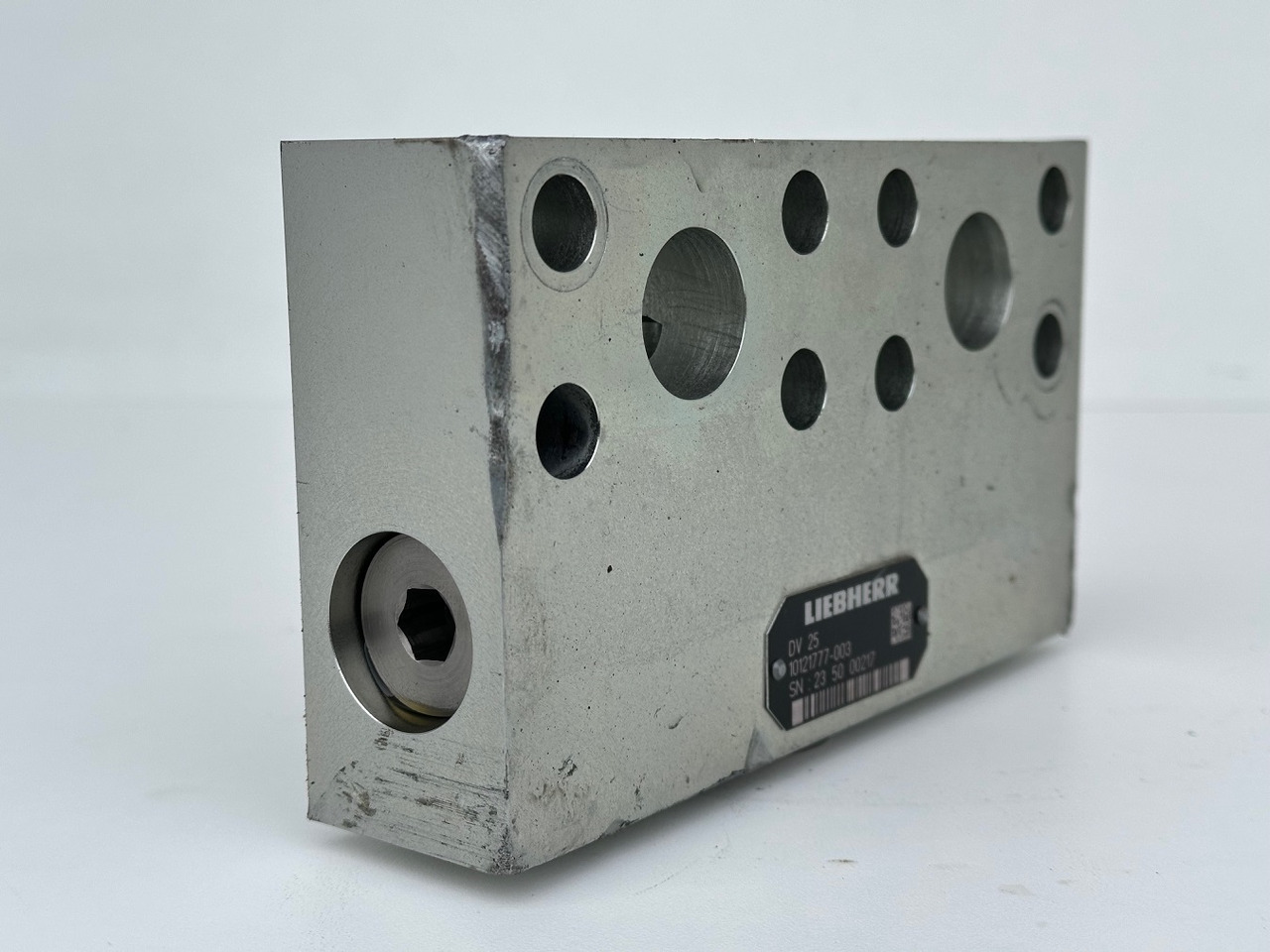 Liebherr Dämpfungsventil ID-Nr.10121777. P924 COMP, P926, R926, R916, R922, R924 COMP, R924, R926 COMP, R926, R930, R936, R946, R950 T, R960 T. #10121777.30.12## - محرك سوينغ - حفارة: صورة 3 Liebherr Dämpfungsventil ID-Nr.10121777. P924 COMP, P926, R926, R916, R922, R924 COMP, R924, R926 COMP, R926, R930, R936, R946, R950 T, R960 T. #10121777.30.12## - محرك سوينغ - حفارة: صورة 3