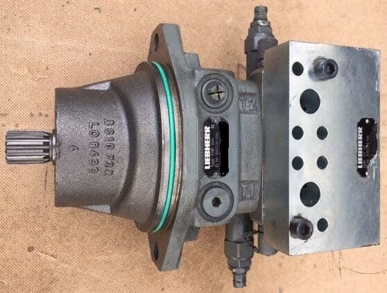 Liebherr Hydraulikeinbaumotor FMF045 and Dämpfungsventil DV22. ID-Nr.10137481 - ID-Nr.10152486 - ID-Nr.11369615 and ID-Nr.10151323 - محرك هيدروليكي - حفار زحاف: صورة 1 Liebherr Hydraulikeinbaumotor FMF045 and Dämpfungsventil DV22. ID-Nr.10137481 - ID-Nr.10152486 - ID-Nr.11369615 and ID-Nr.10151323 - محرك هيدروليكي - حفار زحاف: صورة 1