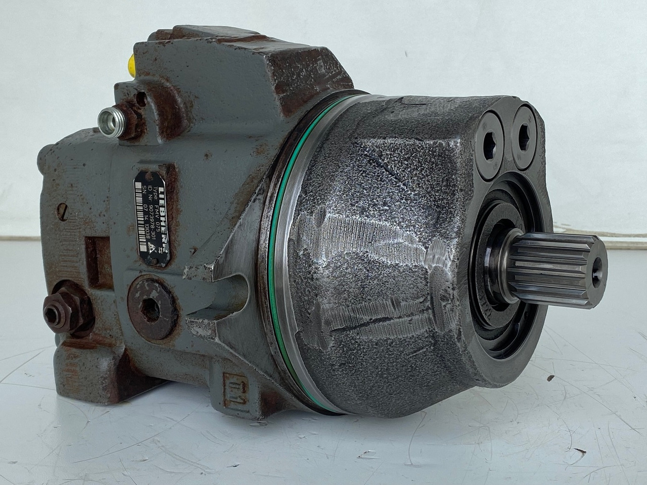 Liebherr Hydraulikeinbaumotor FMV075, ID-Nr.9073978. LOS914, LOS924, R902, R904, R912, R914, R922, R924, R924 COMP, R924 COMPA. #13038# - محرك هيدروليكي - حفار زحاف: صورة 1 Liebherr Hydraulikeinbaumotor FMV075, ID-Nr.9073978. LOS914, LOS924, R902, R904, R912, R914, R922, R924, R924 COMP, R924 COMPA. #13038# - محرك هيدروليكي - حفار زحاف: صورة 1